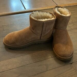 Ugg Boot- Mini- Chestnut - size 8